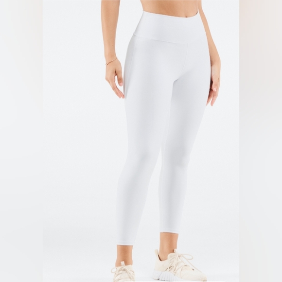 Fabletics,Trendy, Powder hold, 7/8 leggings, size medium, color white - Picture 3 of 7